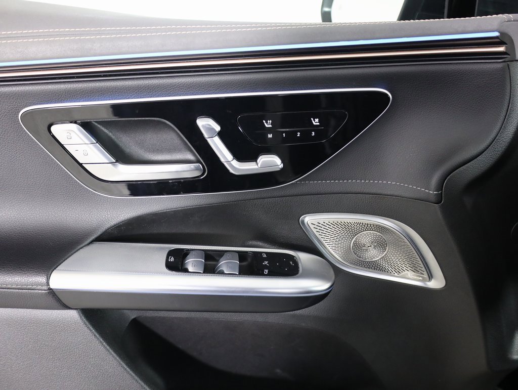 Used 2023 Mercedes-Benz EQE 500 4MATIC SUV w/ Pinnacle Trim Package image 10