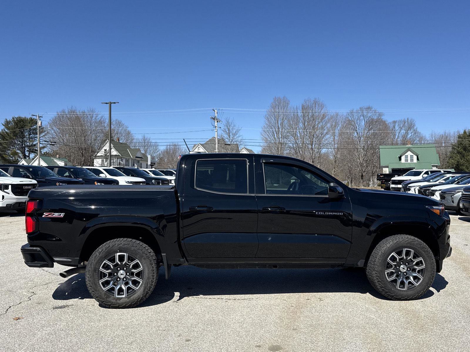 Used 2023 Chevrolet Colorado Z71 w/ Z71 Convenience Package 2 image 6