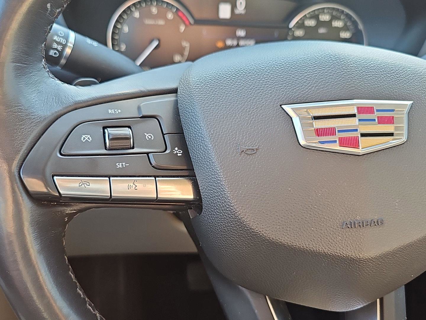 Used 2023 Cadillac XT4 Premium Luxury image 14