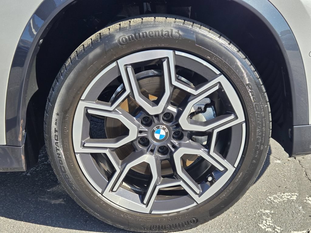 Used 2023 BMW X1 xDrive28i AWD/4WD image 11