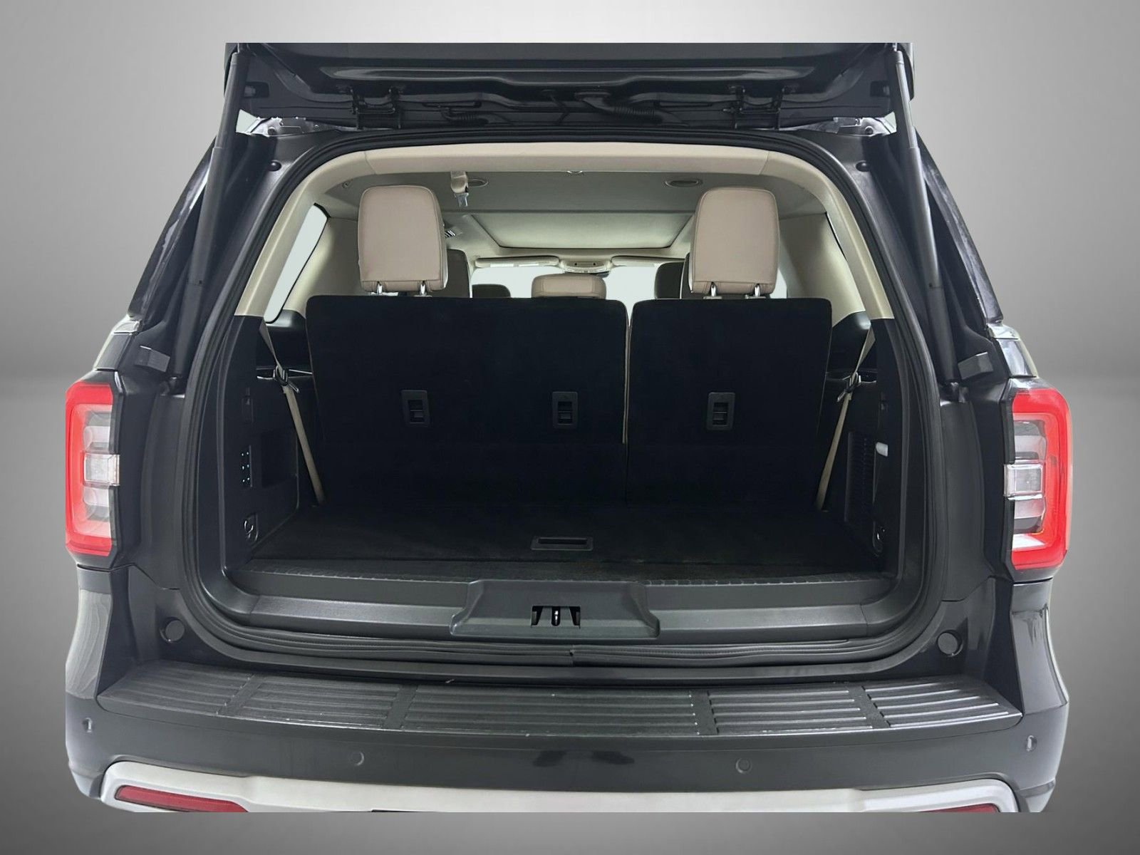 Used 2022 Ford Expedition Limited image 22