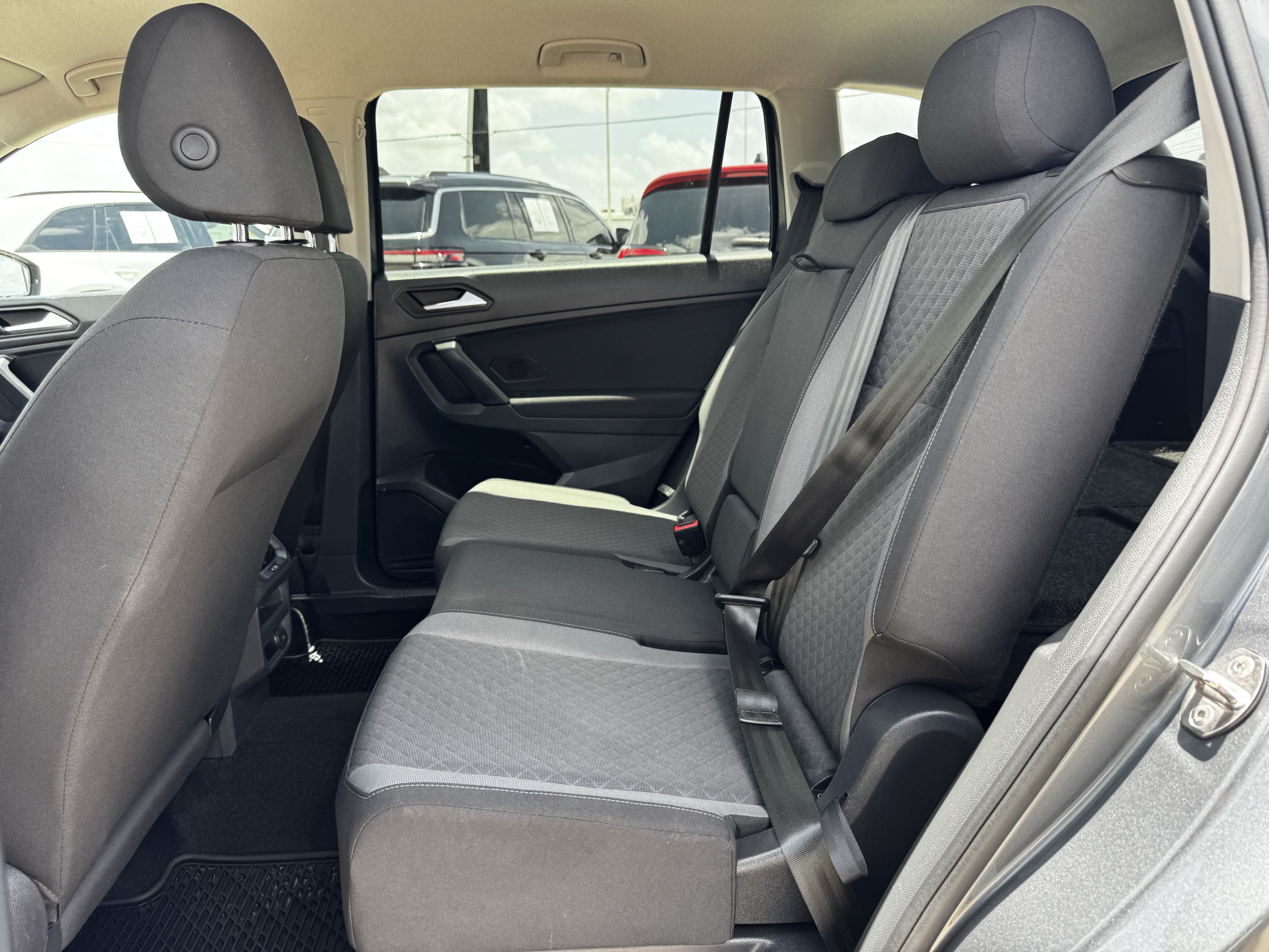 Used 2019 Volkswagen Tiguan S FWD image 27