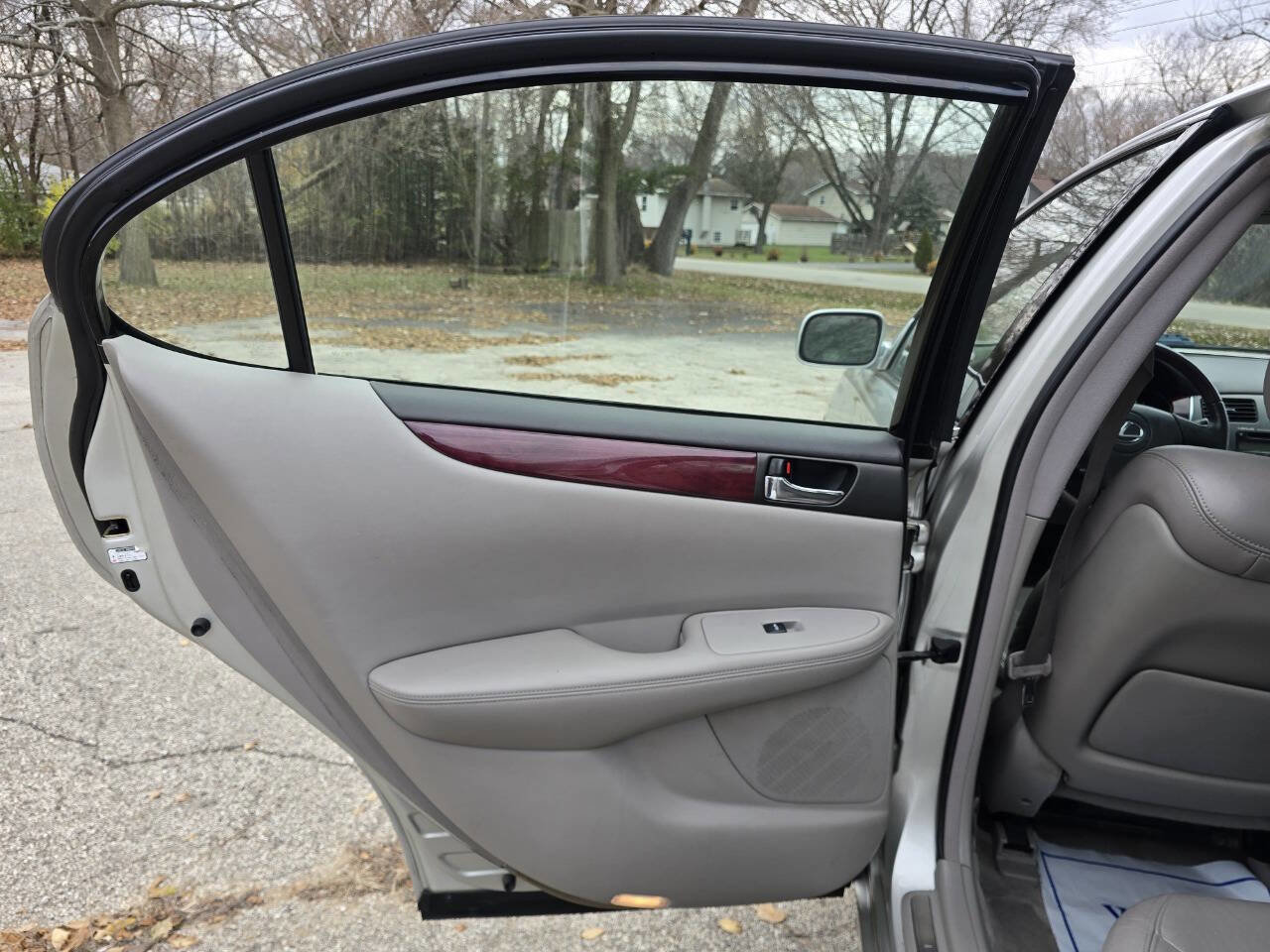 Used 2002 Lexus ES 330 Base 4dr Sedan image 16