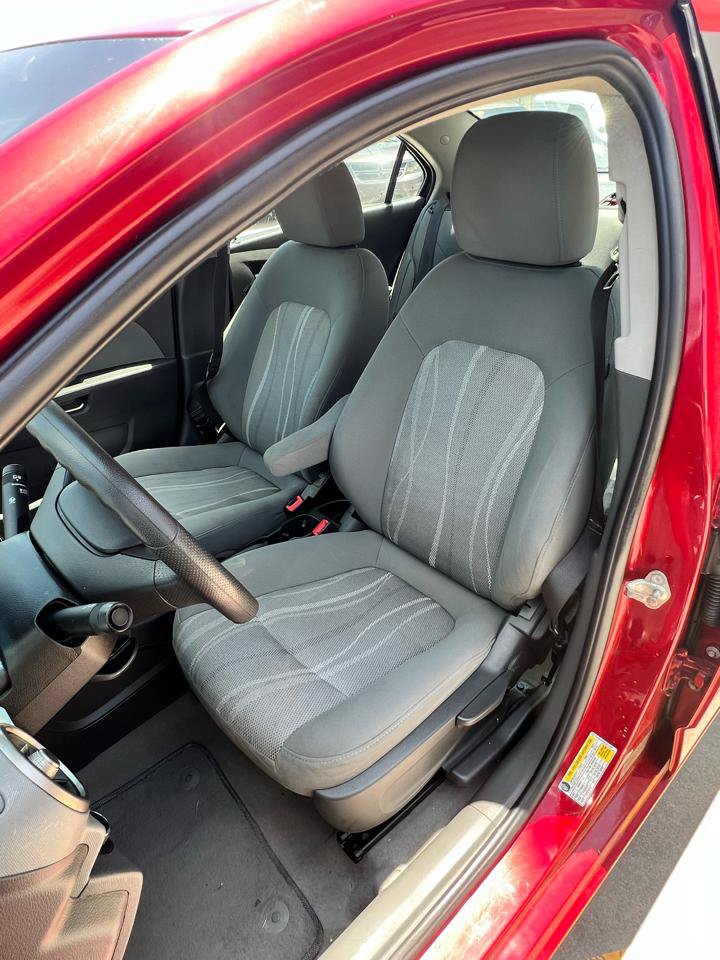 Used 2014 Chevrolet Sonic LT FWD image 13