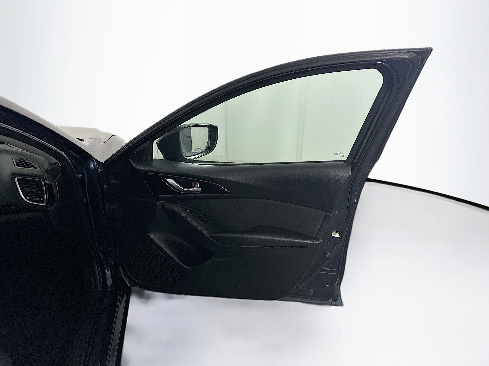 Used 2015 MAZDA MAZDA3 i Sport FWD image 29