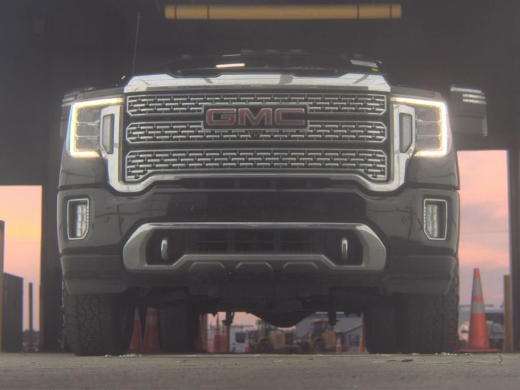 Used 2020 GMC Sierra 2500 Denali w/ Denali Ultimate Package image 3