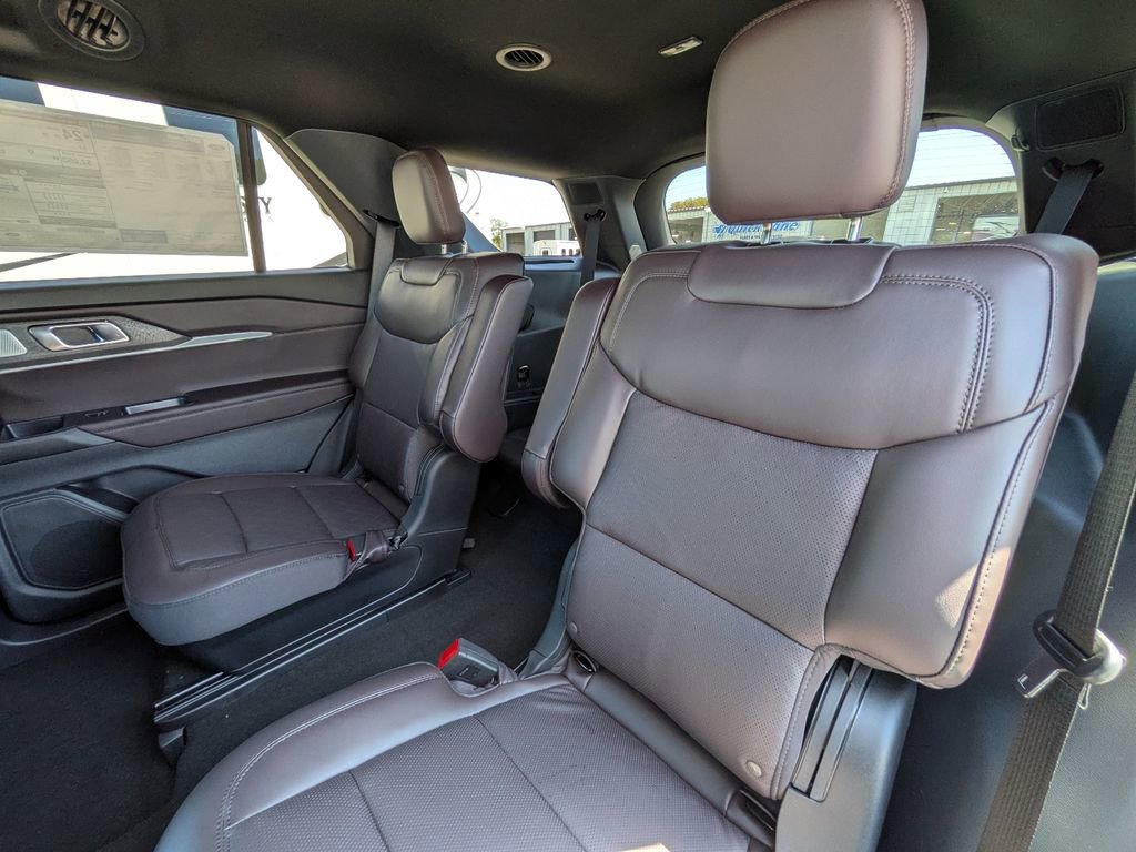 New 2026 Ford Explorer Platinum RWD image 15