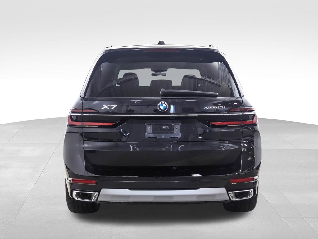 Used 2025 BMW X7 xDrive40i image 4
