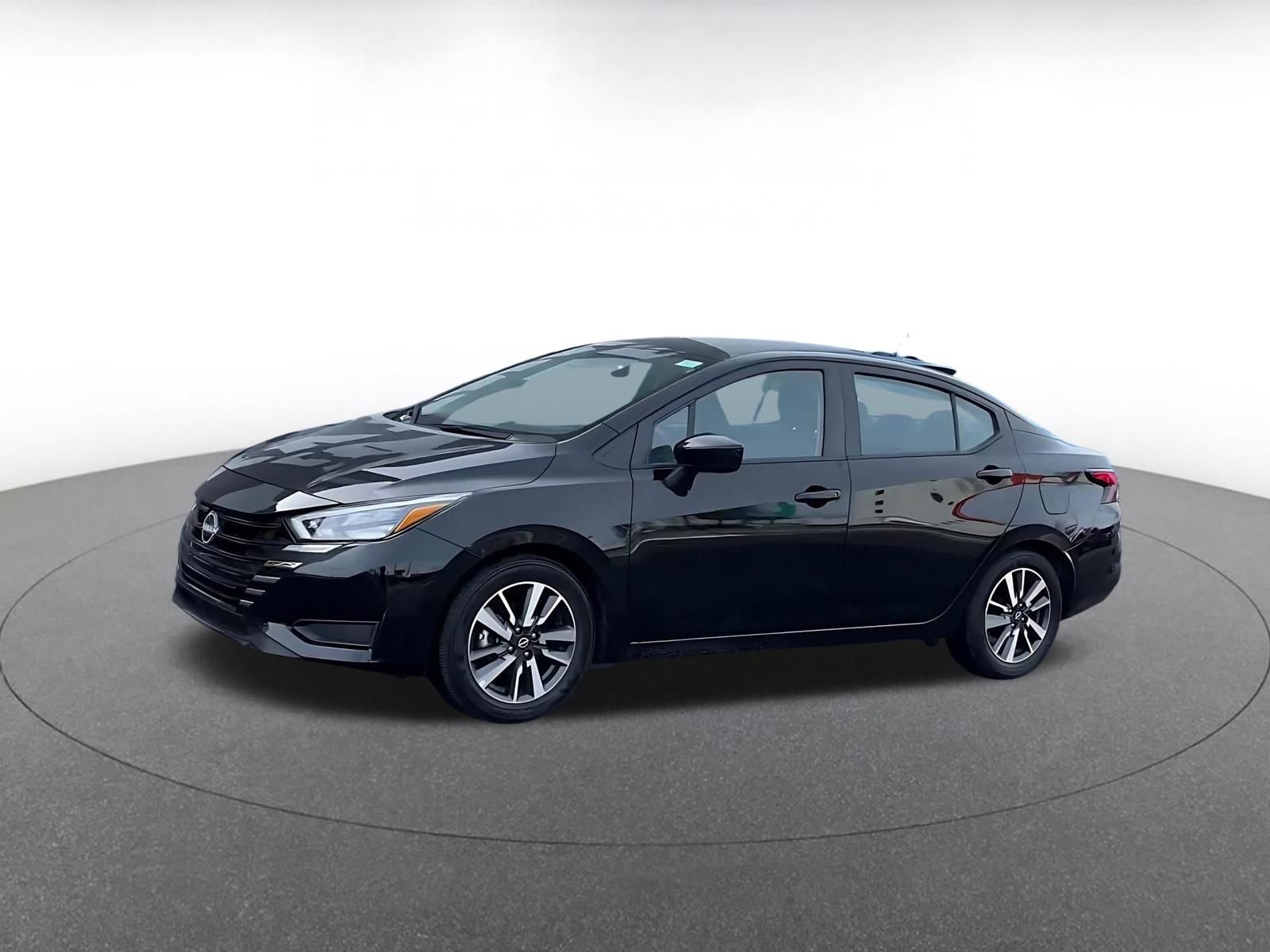 Used 2025 Nissan Versa SV image 7