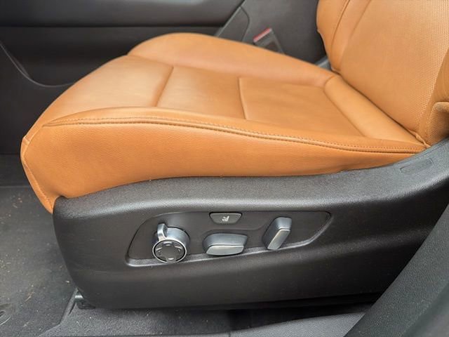 Used 2019 Cadillac XT4 Premium Luxury w/ Driver Assist Package image 7