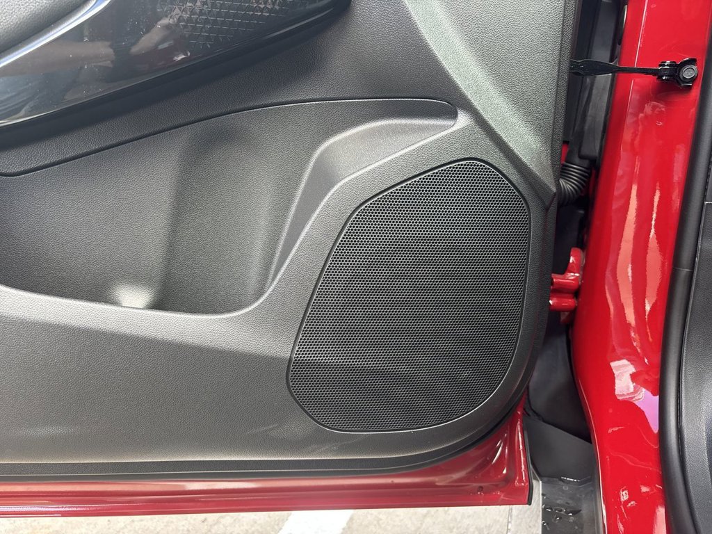 New 2026 Chevrolet Trax LT w/ Midnight Edition FWD image 26