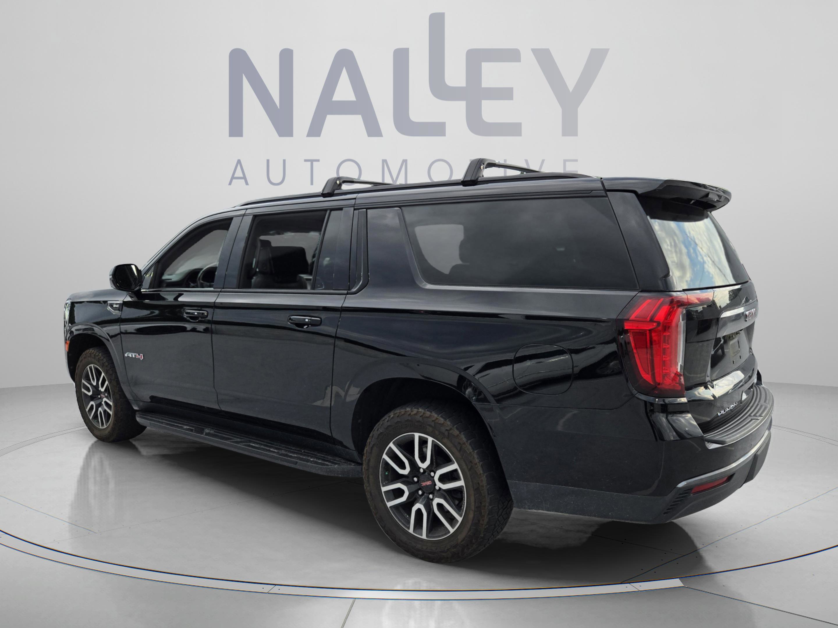 Used 2021 GMC Yukon XL AT4 w/ Rear Media and Nav Package AWD/4WD image 3