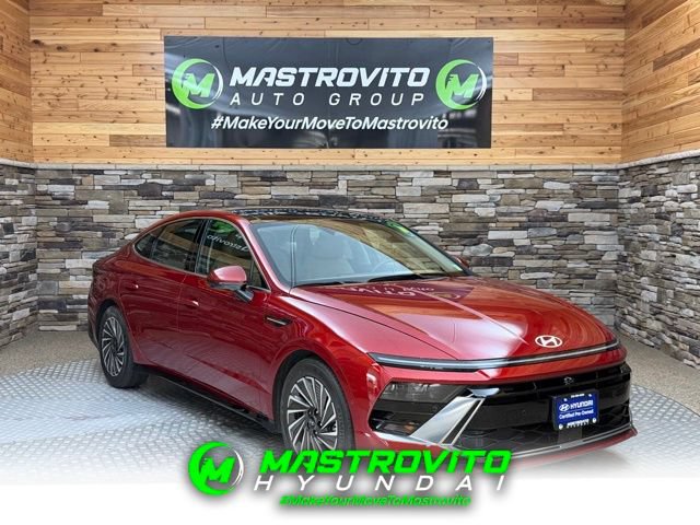 Used 2025 Hyundai Sonata Limited FWD image 1