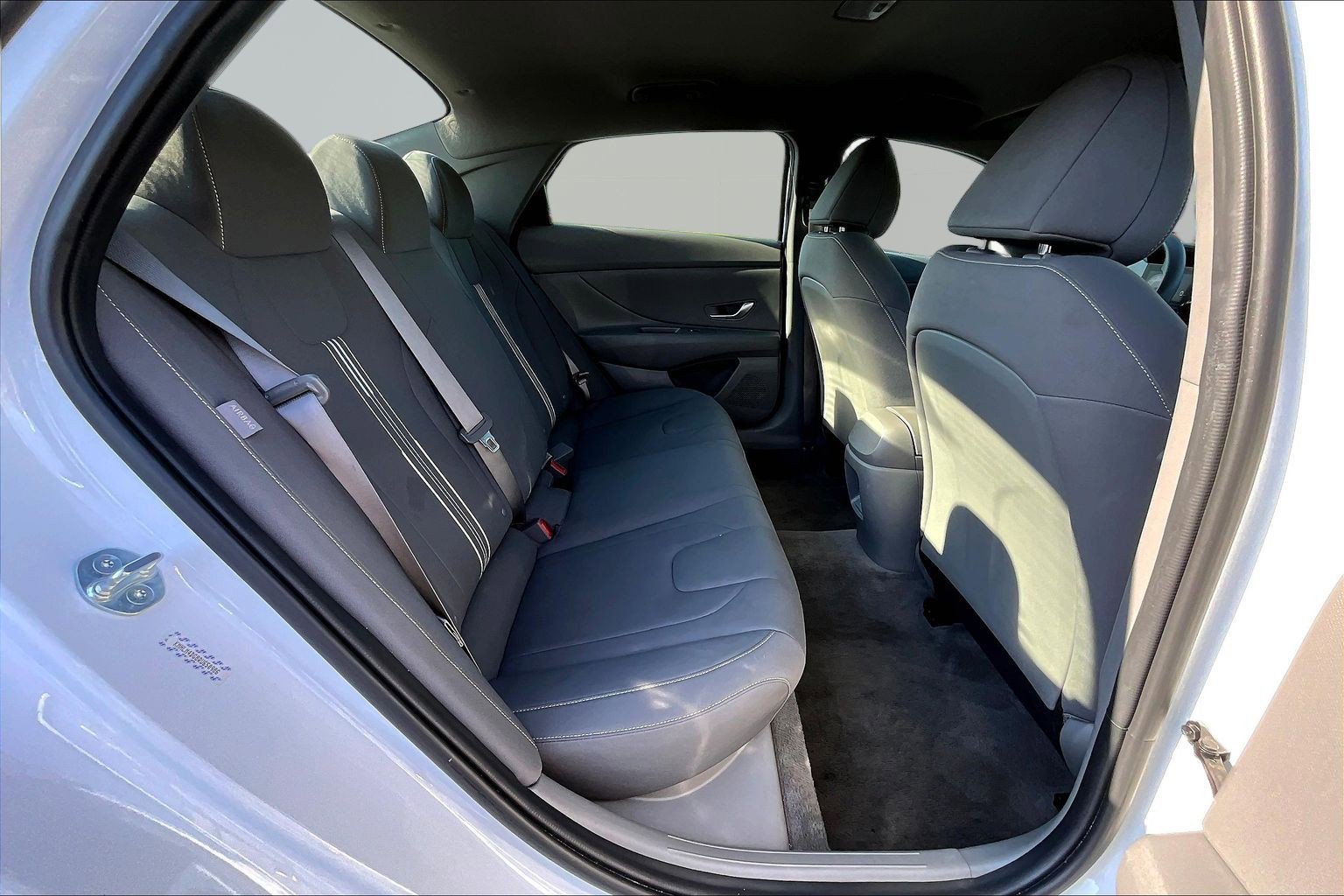 Used 2024 Hyundai Elantra SEL FWD image 25