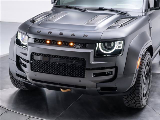 Used 2025 Land Rover Defender 110 AWD/4WD image 9