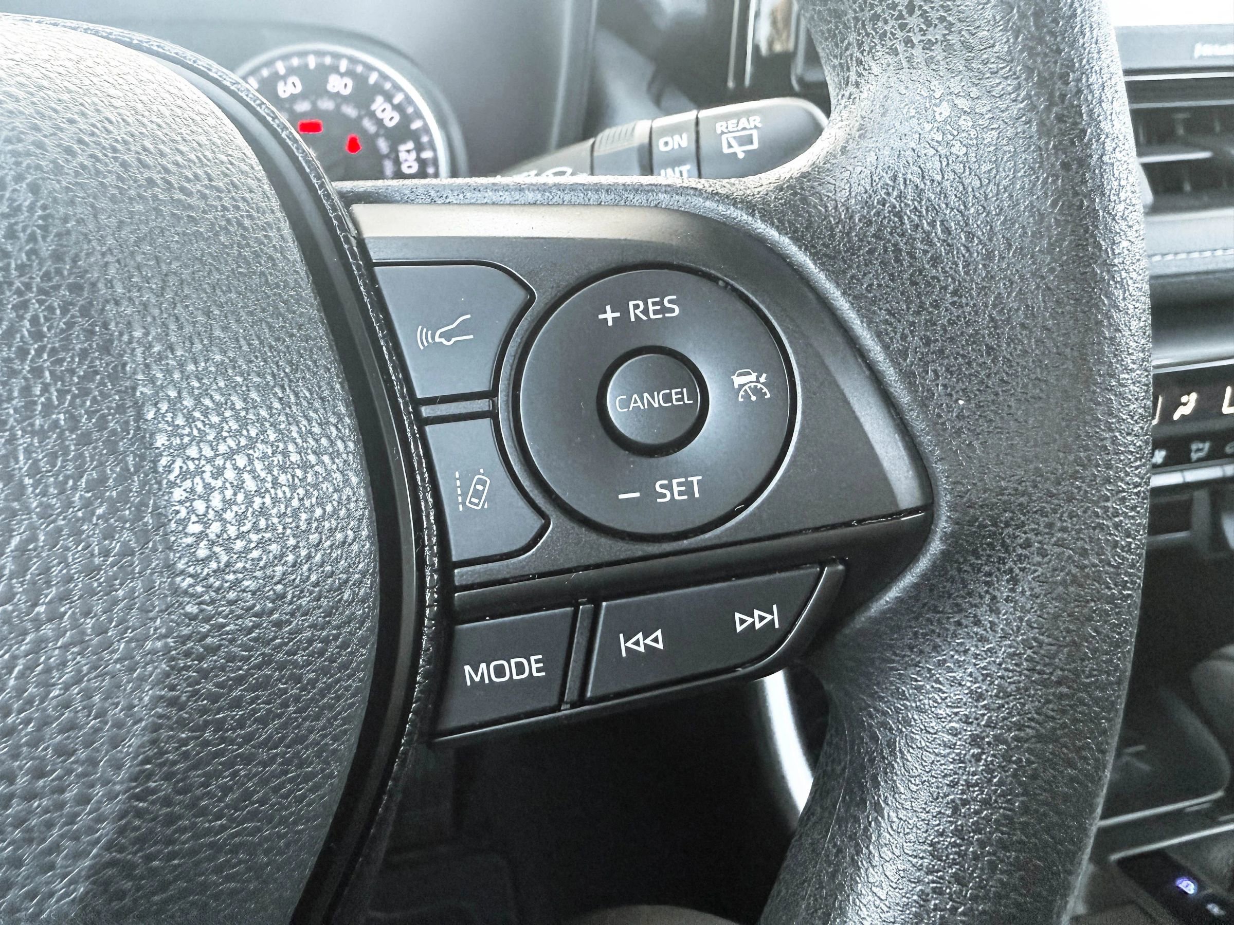 Used 2020 Toyota RAV4 XLE image 20