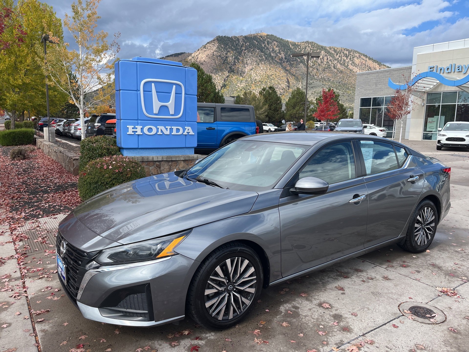 Used 2023 Nissan Altima 2.5 SV