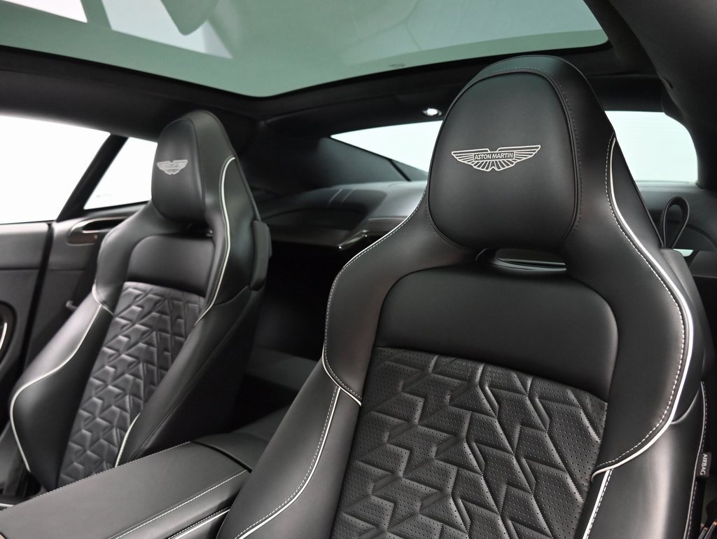 Used 2025 Aston Martin Vanquish image 22