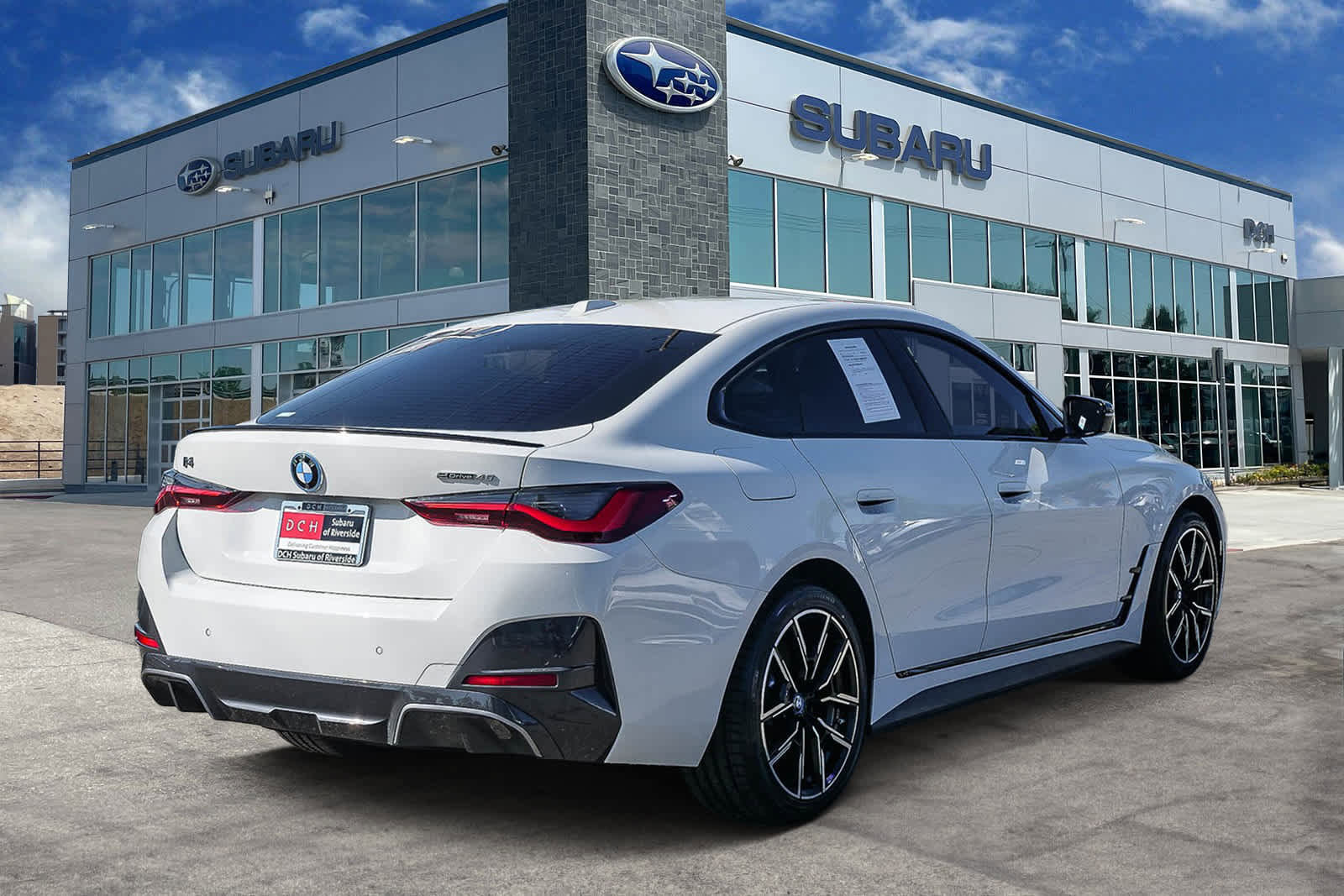 Used 2023 BMW i4 eDrive40 w/ M Sport Package image 4