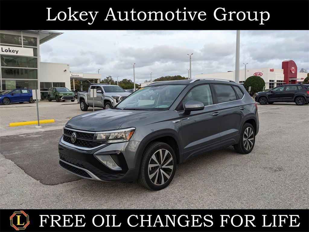 Certified 2023 Volkswagen Taos SE w/ Panoramic Sunroof Package image 1