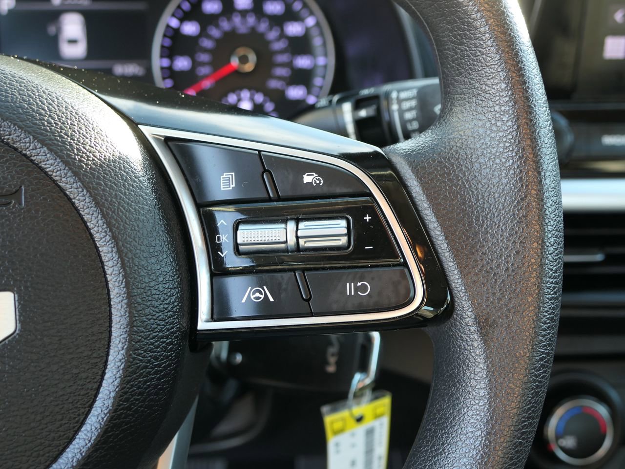 Used 2024 Kia Forte LXS image 15