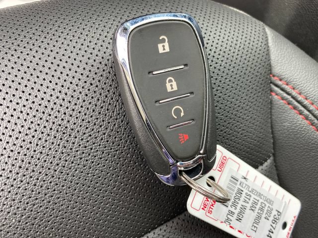Used 2024 Chevrolet Trax RS w/ Sunroof Package FWD image 25