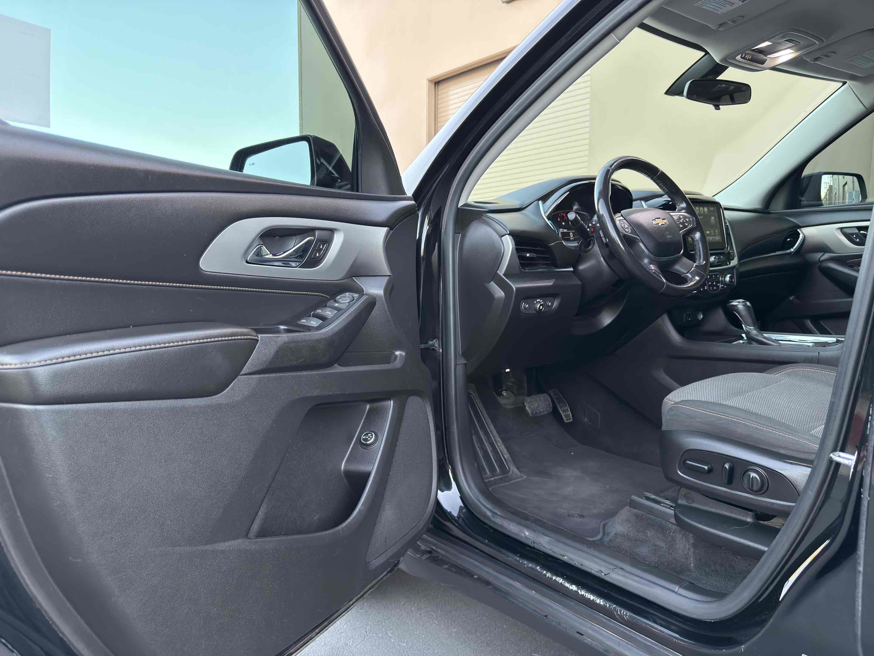 Used 2019 Chevrolet Traverse LT image 21