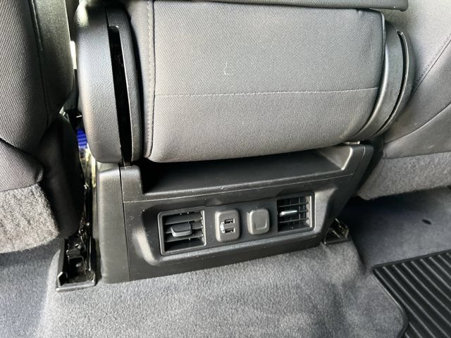 Used 2022 Chevrolet Silverado 1500 LT AWD/4WD image 25