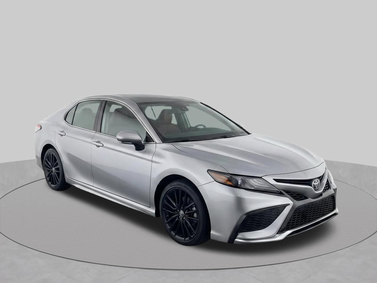 Used 2022 Toyota Camry XSE w/ Navigation Package FWD image 1