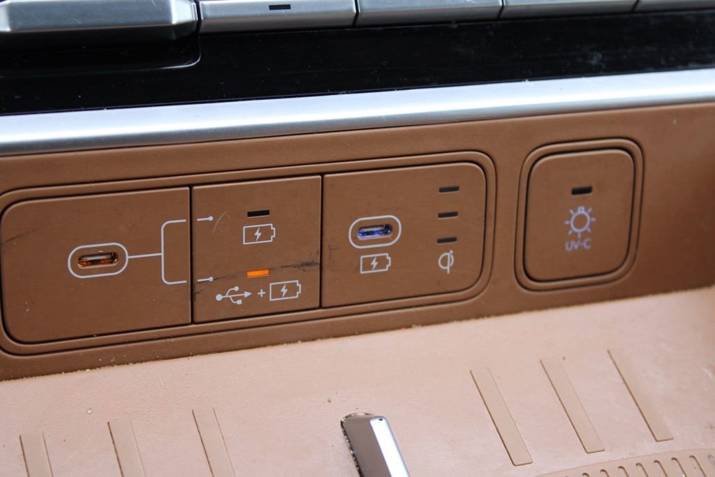 Used 2024 Hyundai Santa Fe Limited image 44