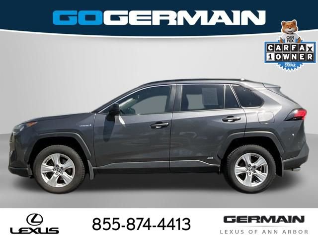 Used 2019 Toyota RAV4 LE w/ Carpet Mat Package AWD/4WD image 4