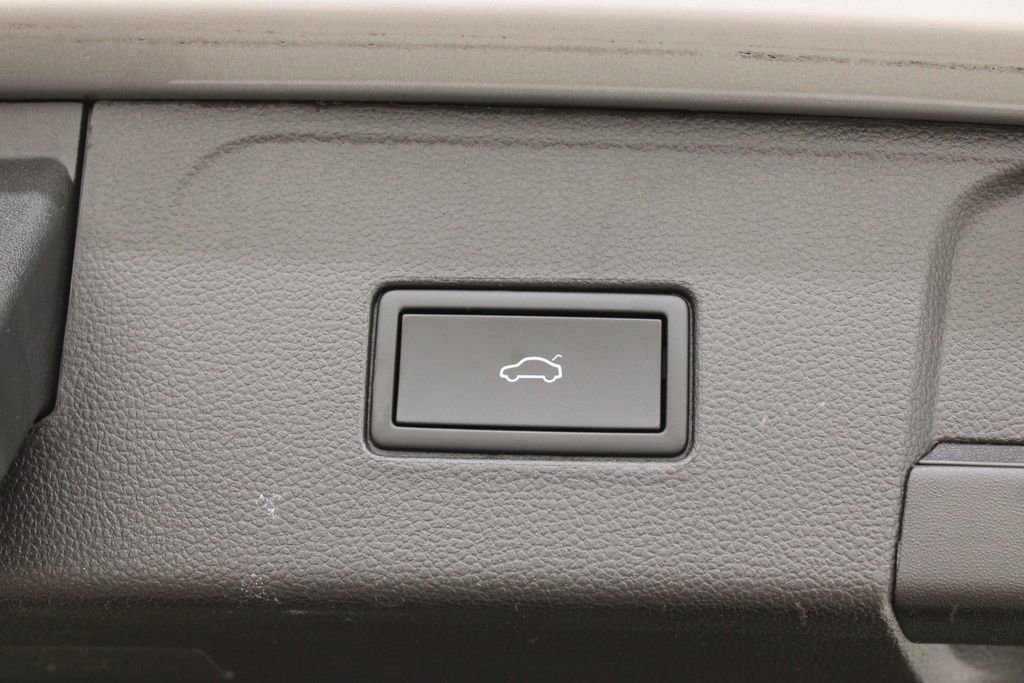 Certified 2024 Volkswagen Atlas SE FWD image 31