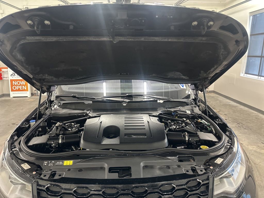 Used 2022 Land Rover Discovery HSE R-Dynamic image 10