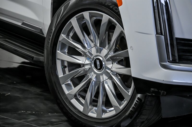 Used 2021 Cadillac Escalade Premium Luxury w/ Driver Assist Tech Package AWD/4WD image 3