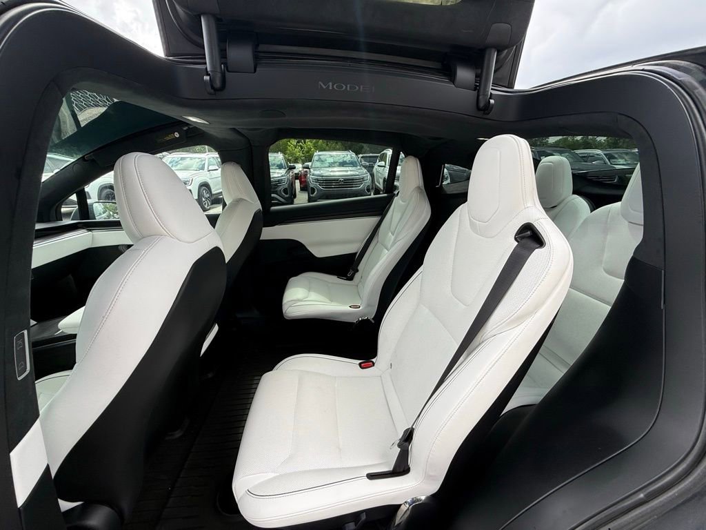 Used 2024 Tesla Model X Plaid image 12