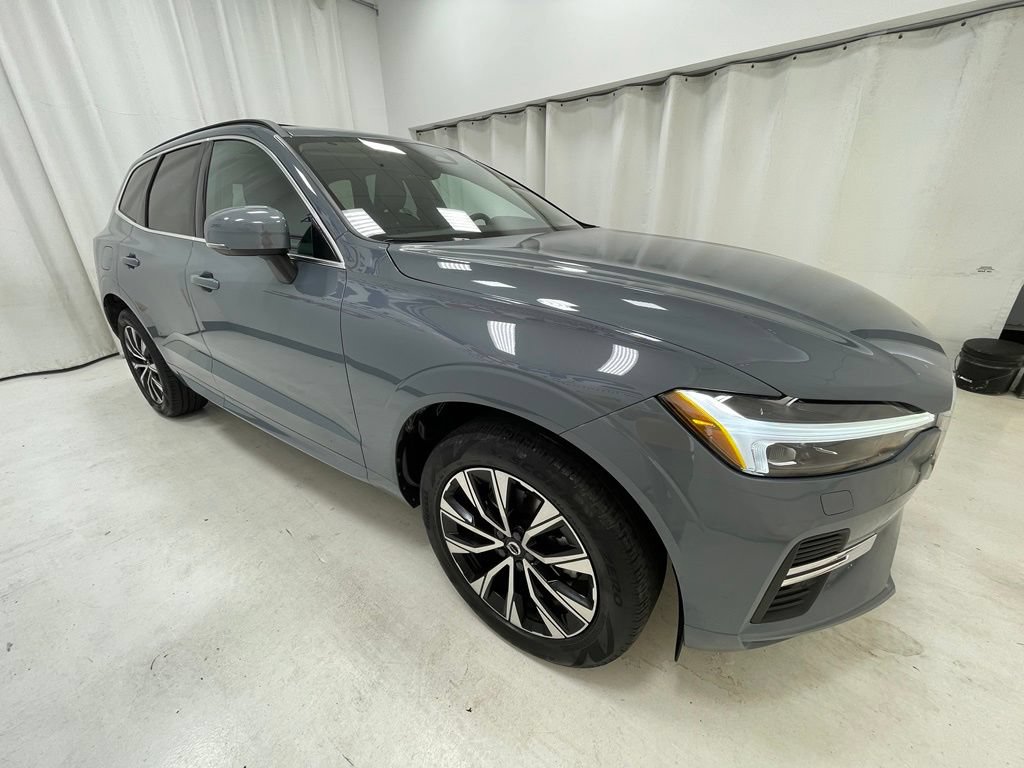 Used 2023 Volvo XC60 B5 Core w/ Climate Package AWD/4WD image 3