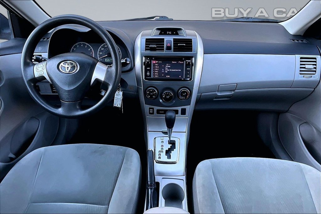 Used 2013 Toyota Corolla LE FWD image 16