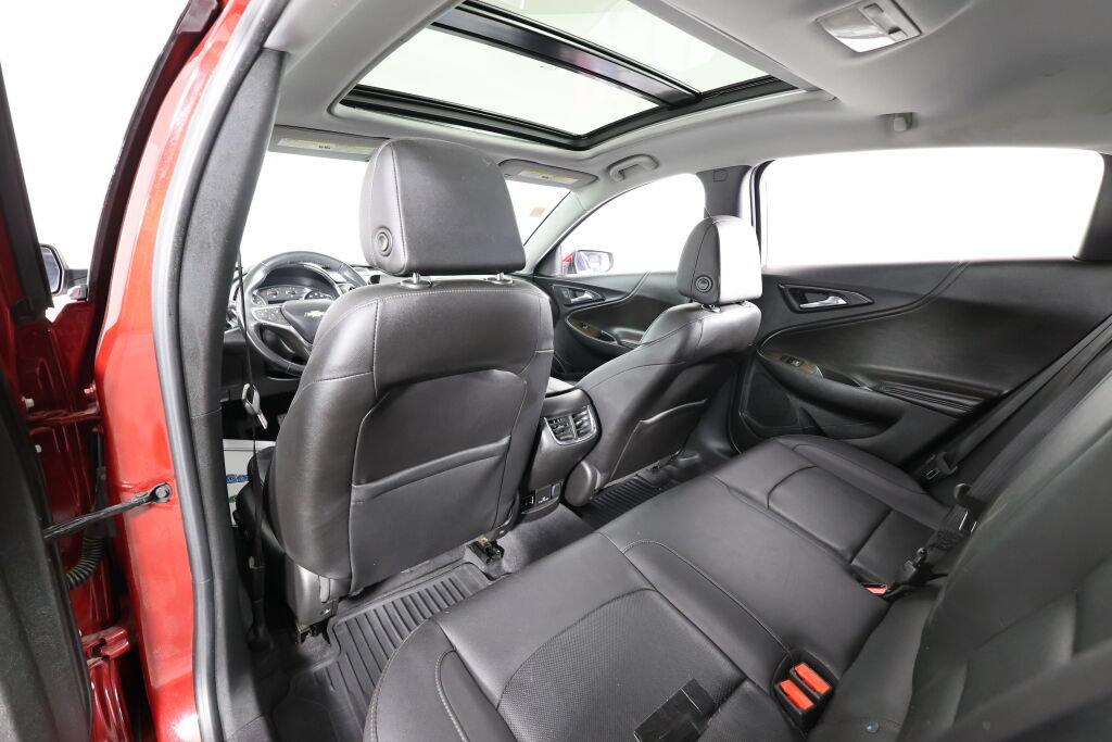 Used 2016 Chevrolet Malibu Premier FWD image 14