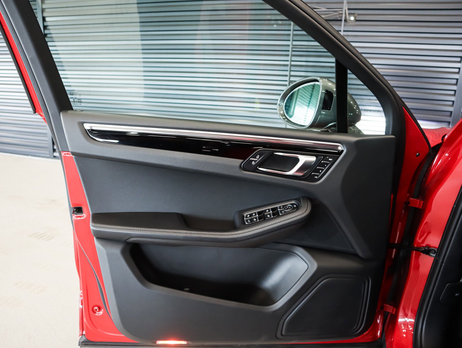 Certified 2024 Porsche Macan Turbo w/ Premium Plus Package image 23