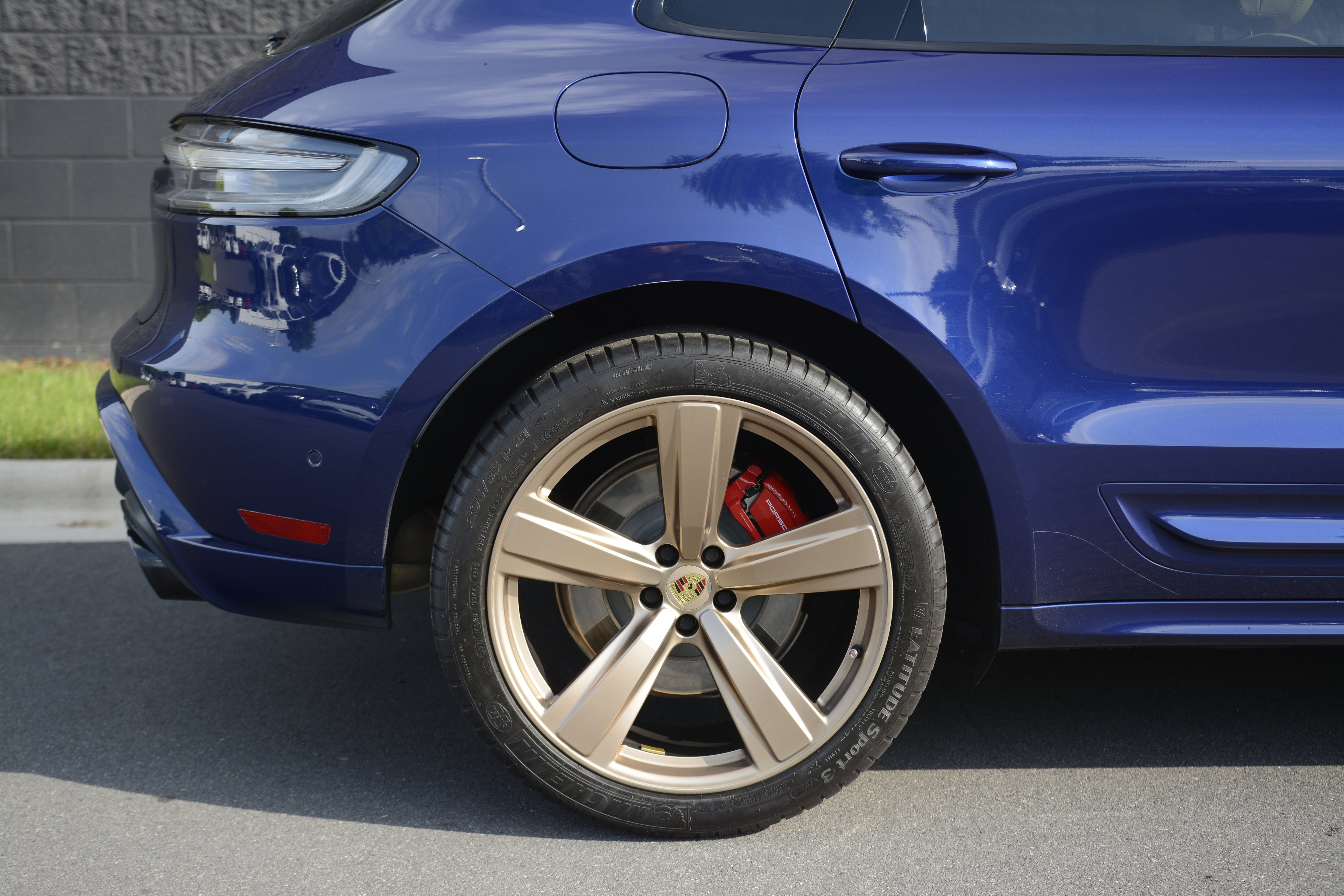 Certified 2022 Porsche Macan GTS AWD/4WD image 42