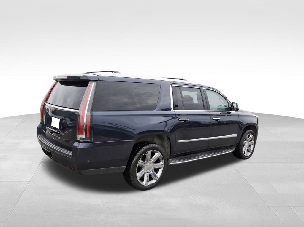 Used 2017 Cadillac Escalade ESV Luxury image 4