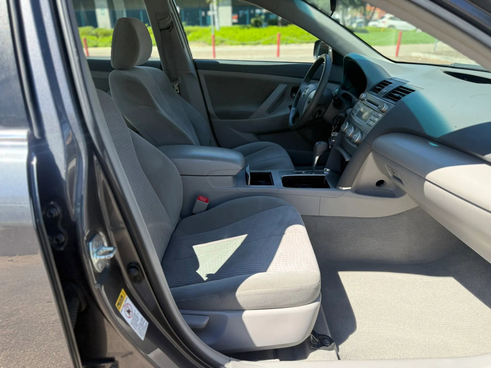 Used 2011 Toyota Camry LE image 13