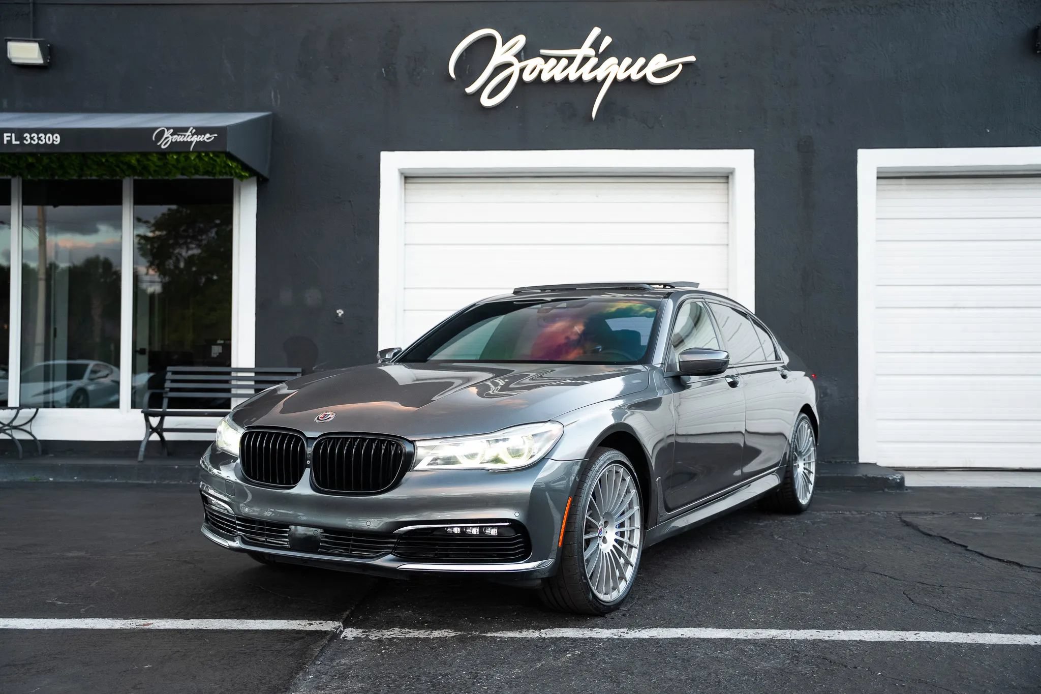 Used 2018 BMW ALPINA B7 xDrive w/ Luxury Rear Seating Package AWD/4WD image 3