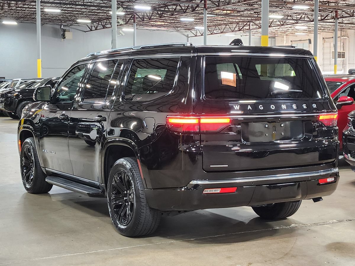 Used 2023 Jeep Wagoneer 4WD w/ Premium Group I image 11