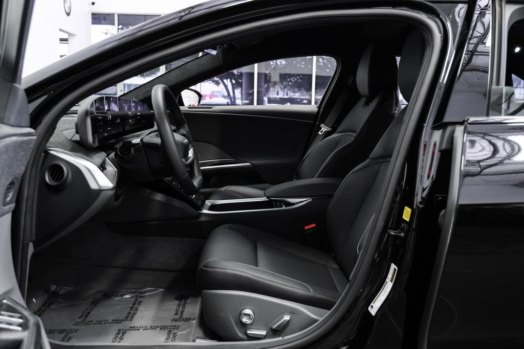 Used 2023 Lucid Air Pure image 4