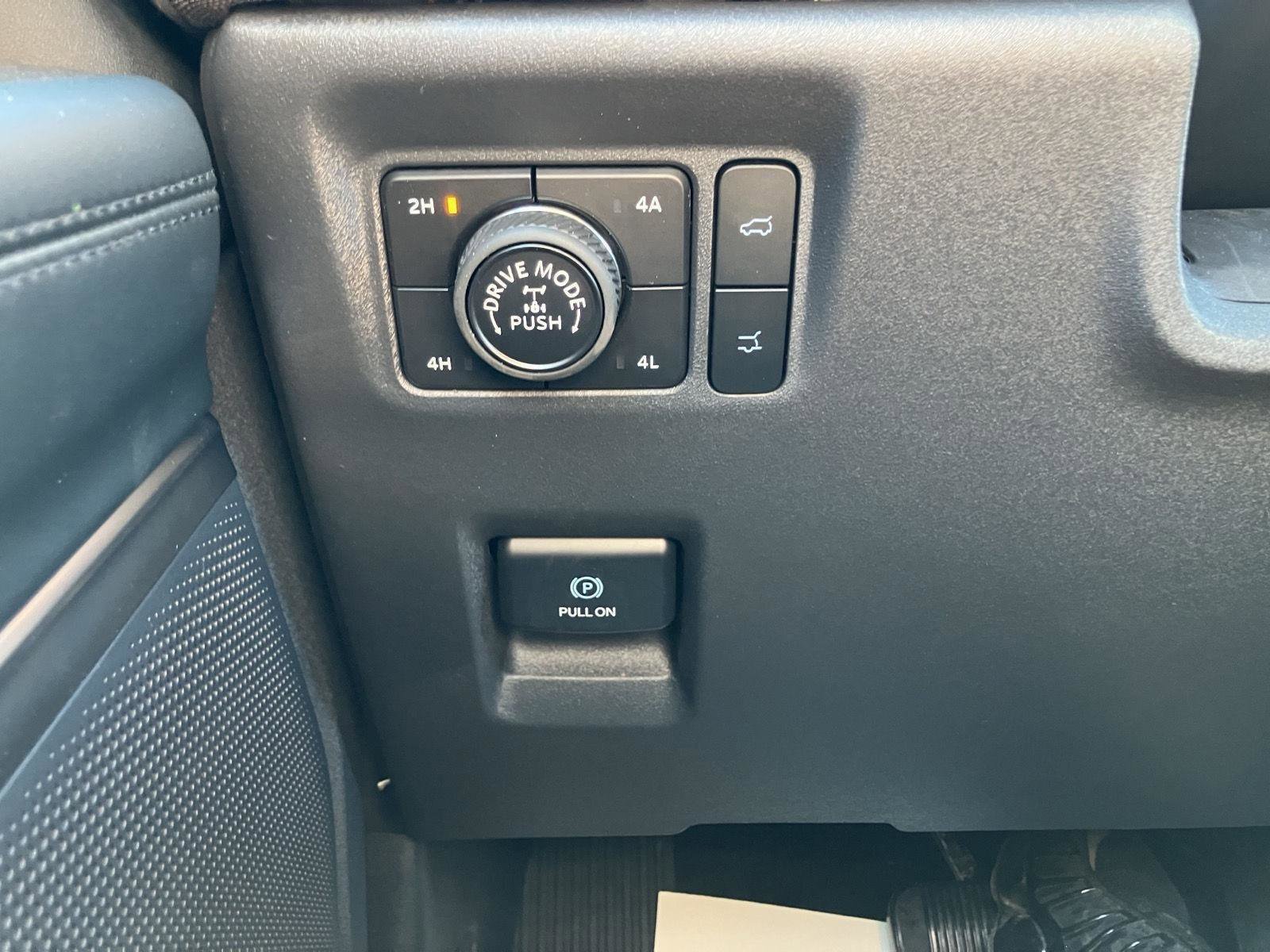 New 2026 Ford Expedition Tremor image 14