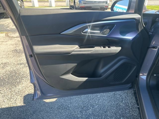 New 2026 Chevrolet Equinox EV LT image 11