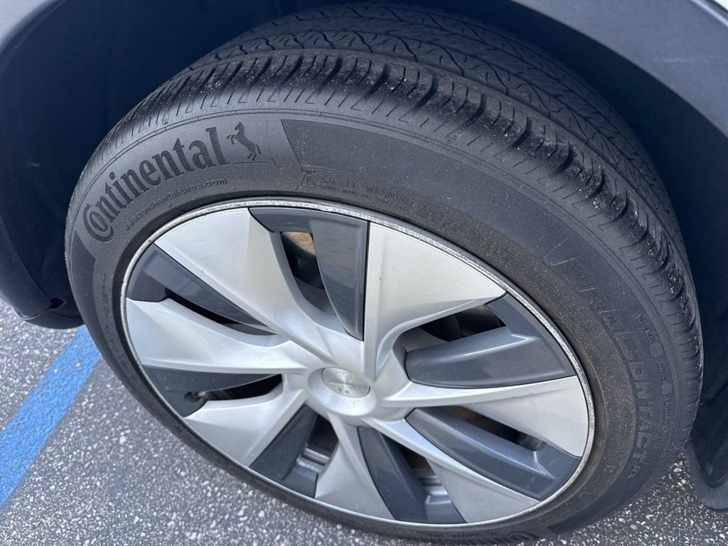 Used 2020 Tesla Model Y Long Range image 12