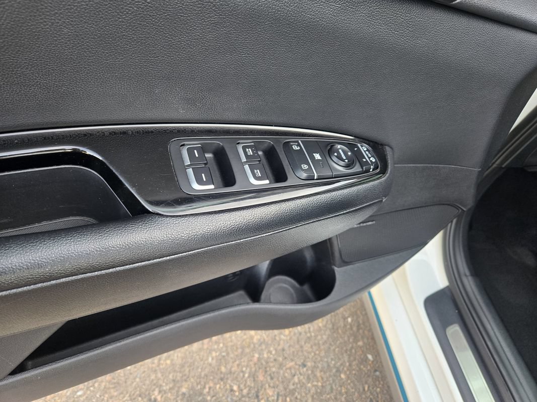 Used 2018 Kia Optima EX FWD image 18