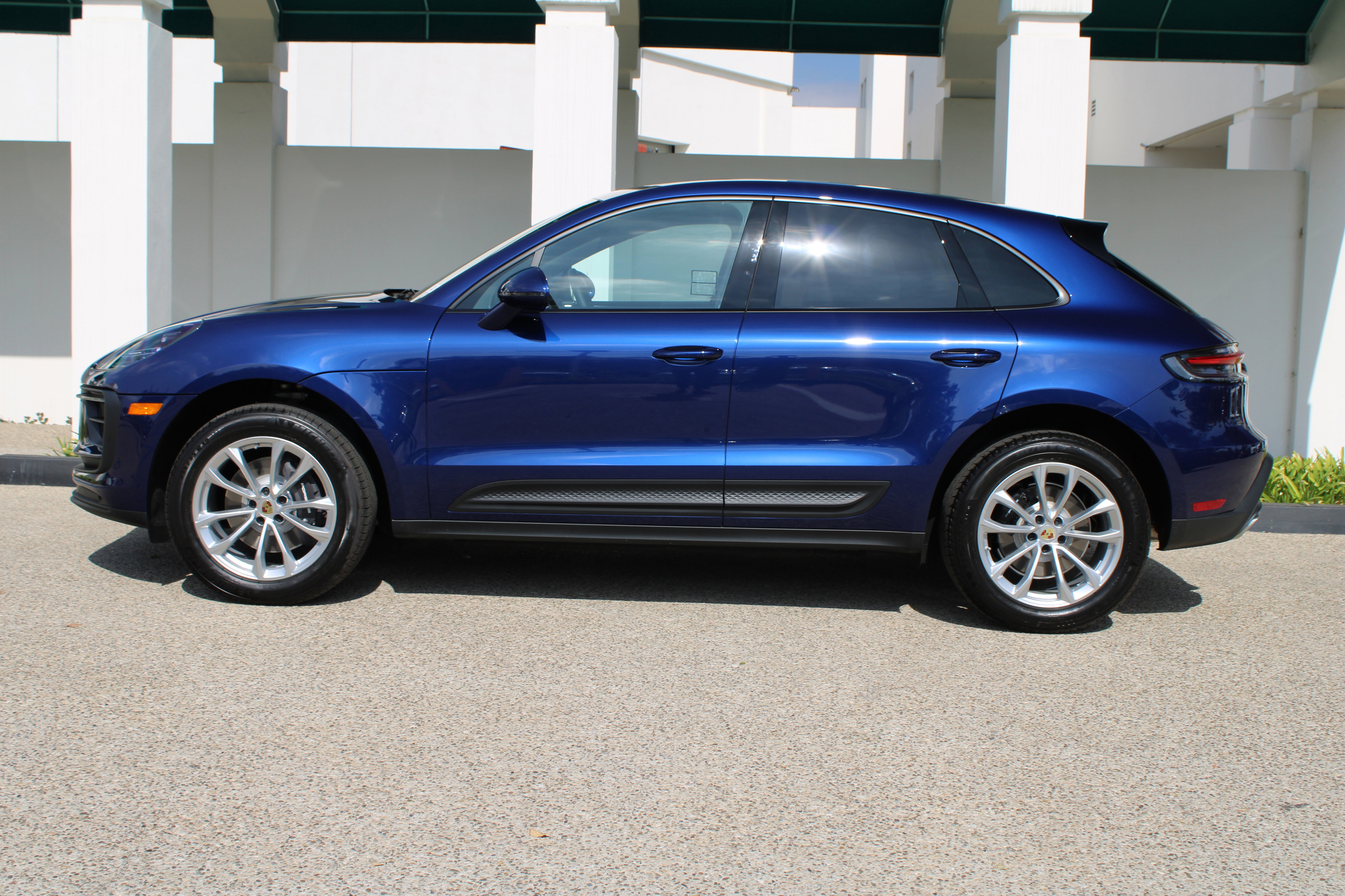 New 2026 Porsche Macan image 2